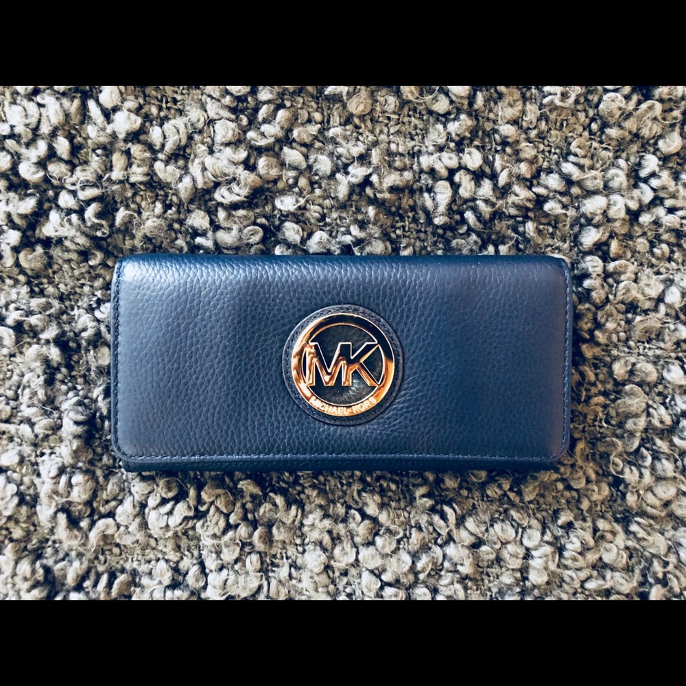 (Brand new) Flap Continental Wallet MICHAEL KORS